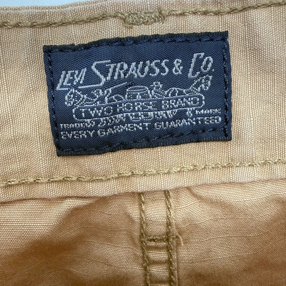 LEVI'S MEN'S CARRIER CARGO 9.5
